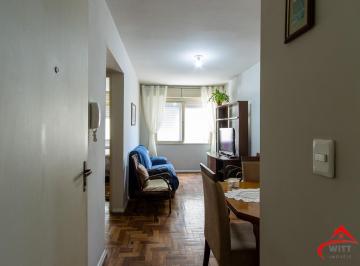 Apartamento · 40m² · 1 Quarto · 1 Vaga · Apartamento com 1 quarto com vaga coberta e escriturada no bairro Cristal.