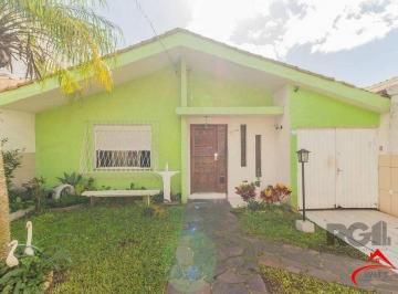 Casa · 70m² · 3 Quartos · 4 Vagas · Excelente casa de 70m² com 3 dormitórios no bairro Sarandi.