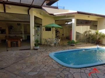 Casa · 372m² · 3 Quartos · 5 Vagas · Casa à venda - em Sarandi