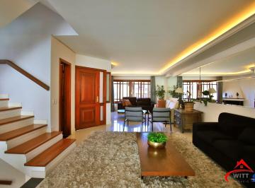 Casa · 285m² · 3 Quartos · 3 Vagas · Casa de 3 dormitórios, 3 vagas e pátio com piscina bairro Chácara das Pedras.