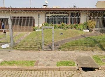 Casa · 464m² · 4 Quartos · 2 Vagas · Casa com 4 dormitórios no Bairro Guarujá