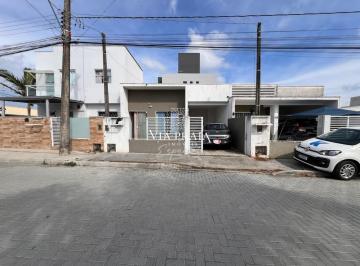 Foto 01 · Casa Geminada em Balneário Piçarras