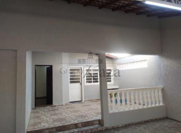 Casa · 199m² · 3 Quartos · 3 Vagas · Oportunidade - Casa Térrea - Jardim Ismênia - 3 Dormitórios - 170m².