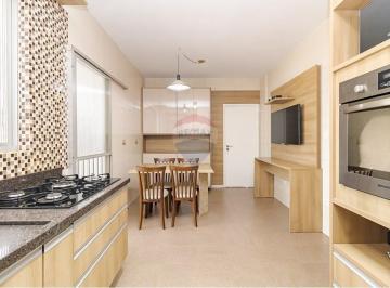 Apartamento · 210m² · 3 Quartos · 1 Vaga · Apartamento de 162m2 com 3 quartos, suíte e vaga de garagem.