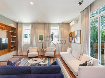 Casa · 385m² · 4 Quartos · 3 Vagas · Casa em Condomínio - Campo Belo - 4 Suítes - 3 Vagas - 385m².