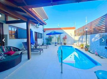 Casa · 356m² · 5 Quartos · 4 Vagas · Casa 5 Quartos com Piscina - Capoeiras