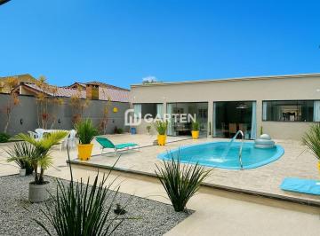 Casa · 237m² · 5 Quartos · 6 Vagas · Casa com 5 dormitórios à venda, 237 m² - Ipacarai - Matinhos/PR