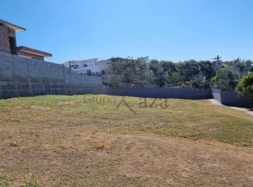 Terreno · 740m² · Lindo terreno no Reserva do Paratehy Sul!!
