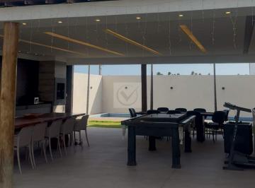 Casa · 500m² · 4 Quartos · 4 Vagas · Casa Moderna em Residencial na Aruana