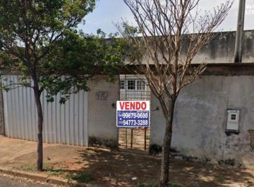 Casa de 2 quartos, Araraquara · Oportunidade!!! Casa térrea, espaçosa com 02 dormitórios, 02 vagas, quintal em local seguro!