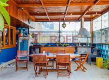 Apartamento · 230m² · 3 Quartos · 3 Vagas · Cobertura de 230m2, com 3 suites , 3 vagas de garagem com piscina, em Moema Pássaros