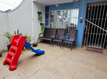 Casa · 127m² · 4 Quartos · 3 Vagas · Sobrado de 04 dormitórios e 02 banheiros, à venda no Alto Ipiranga, Mogi das Cruzes - SP