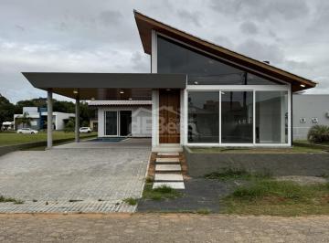 Casa · 227m² · 3 Quartos · 2 Vagas · Condomínio Vila Suiça - Casa à venda no bairro Vila Suiça - Balneário Rincão/SC