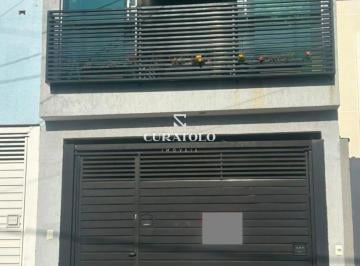 Casa · 130m² · 3 Quartos · 2 Vagas · Casa sobrado à venda com 130 m², 3 quartos e 2 vagas, Jardim Santo Antônio - Santo André.