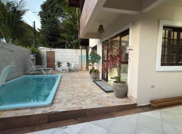 Foto 01 · Casa para locação em Juquehy, São Sebastião-SP: 3 quartos, 1 suíte, 2 salas, 2 banheiros, 2 vagas e
