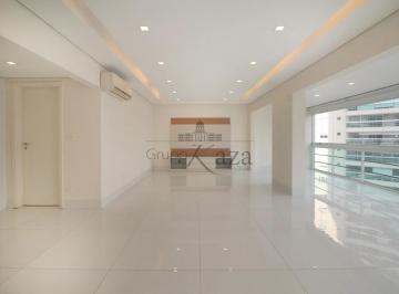 Apartamento de 3 quartos, São Paulo · Apartamento - Vila Olímpia - 3 Suítes - 140m².