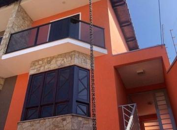 Casa de 3 quartos, Guarulhos · Viva com Estilo! Sobrado Incrível 3 Quartos (Suíte) em Localização Premium de Guarulhos.