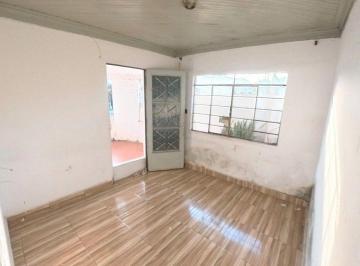qomy2aa2ogu2ogi5owiwndm5_md · Casa bem localizada para reforma – aceita permuta e entrada facilitada