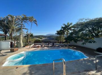 Casa · 248m² · 4 Quartos · 6 Vagas · Casa RODEIO - SC