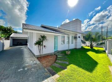 Casa · 190m² · 2 Quartos · 2 Vagas · Casa RODEIO - SC