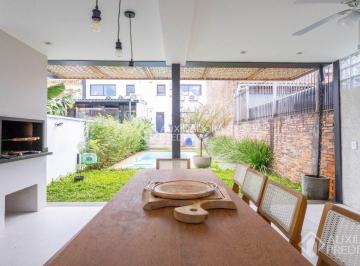 Casa · 211m² · 3 Quartos · 3 Vagas · O refúgio urbano dos seus sonhos no Chácara das Pedras!