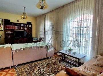 Casa · 288m² · 3 Quartos · 5 Vagas · Casa - Monte Castelo - 3 Dormitórios - 136m² - Aceita Permuta.