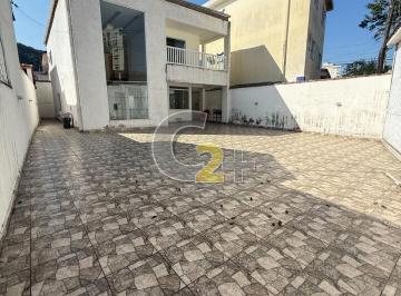 Casa · 200m² · 4 Quartos · 6 Vagas · Sobrado à venda no Marapé com 4 suítes, 6 vagas de garagem