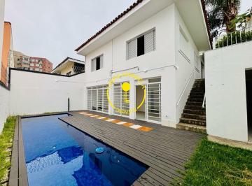 Casa · 240m² · 3 Quartos · 2 Vagas · Casa Comercial para Locação em Localização Privilegiada, No Jardim Guedala.