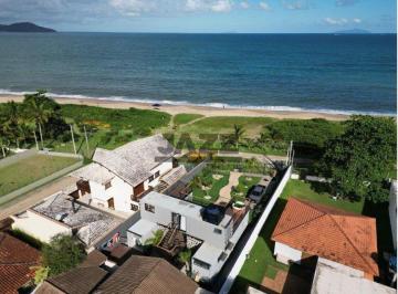 Casa · 141m² · 2 Quartos · 4 Vagas · Oportunidade ÚNICA - Casa Pé na Areia na Praia do Capricórnio em Caraguatatuba