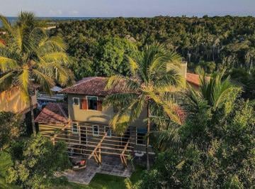 Casa de 4 quartos, Santa Cruz Cabrália · Casa em condomínio a 3 min da praia em Santa Cruz Cabrália, Bahia.