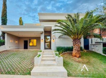 g3xj3uo2odqxztiyzmqzyzux_md · Casa Neoclássica à venda no Residencial Quinta do Golfe, com 3 suítes