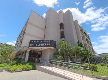 Comercial · 61m² · 2 Vagas · Sala comercial com 61m² privativos no Centro de Blumenau