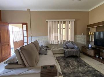 f34f0cea8727240c5e5efa571bf0f0c2b886e050 · Casa de Três Quartos no Galo Branco