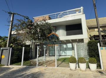 24522612_4.jpg · Triplex com 03 suítes no Porto Fino