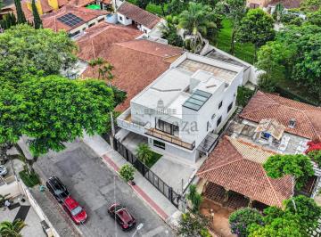 Casa de 6 quartos, São José dos Campos · Sobrado - Jd Esplanada - com quintal - 330m²