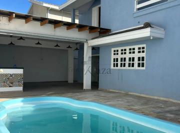 Casa de 4 quartos, Jacareí · Casa em Condomínio Residencial Villa Branca I 4 Dormitórios, sendo 2 suítes - 300m²