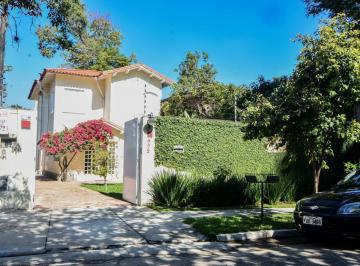 Comercial · 250m² · 5 Vagas · Casa comercial na Rua Suécia, 495 • 250 m²