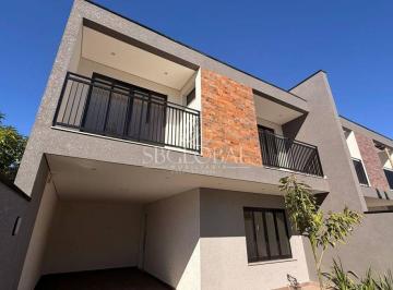 Casa · 166m² · 3 Quartos · 2 Vagas · Sobrado de alto padrão com piscina + edícula á 170 metros da praia no Balneário Itapoá