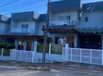 Foto 36 · Imperdível! Casa à venda em Garopaba-SC, bairro Ambrosio. Sobrado mobiliado com 3 quartos, sendo 1 s