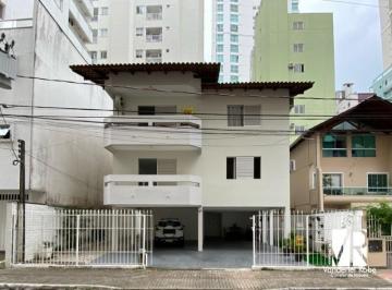 Foto 01 · Prédio com 2 Apartamentos à Venda no Centro de Balneário Camboriú - 3 Vagas