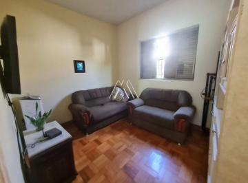 Casa · 200m² · 4 Quartos · 1 Vaga · Vendo casa em Itaúna em excelente localização!