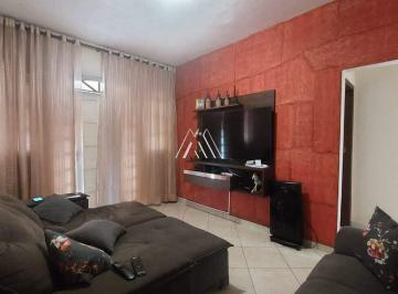 Casa · 200m² · 6 Quartos · 2 Vagas · Vendo casa de dois pavimentos em Itaúna em excelente localização!