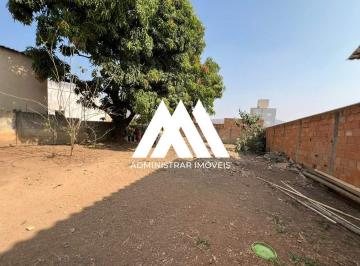 Casa · 390m² · 2 Quartos · 1 Vaga · Vendo casa em Itaúna em excelente localização!