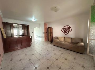 Casa · 385m² · 3 Quartos · 3 Vagas · Oportunidade - Casa - Jardim Portugal - 3 Dormitórios - 135m².