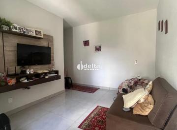 Casa · 350m² · 3 Quartos · 3 Vagas · Casa residencial com 3 quartos sendo 1 suíte disponível para venda no bairro Jardim Karaíba em Uberl