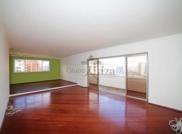 Apartamento · 203m² · 3 Quartos · 3 Vagas · Apartamento - Real Parque - 3 quartos - 3 vagas de garagem - 203,04 metros quadrados de área útil