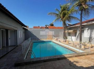 Casa · 342m² · 4 Quartos · 3 Vagas · Casa de luxo com piscina e churrasqueira no bairro em Aracatuba