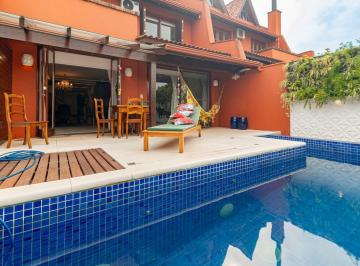 Casa · 329m² · 3 Quartos · 2 Vagas · Casa em condomínio fechado a venda no bairro Três Figueiras.