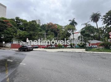 Casa · 611m² · 2 Vagas · Lote 600m²; no Sion