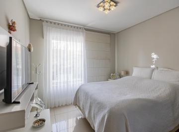 5d392805-0796-4021-accd-45c398350d02 · Agradável casa para venda em Chacara Santo Antonio com 2 quartos, sendo 1 suíte, 110m²